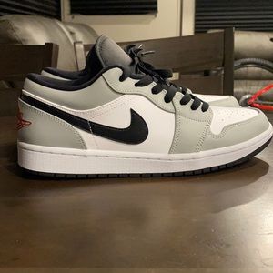 "Air Jordan 1" low Light Smoke Gray 9.5  *READ DESCRIPTION*